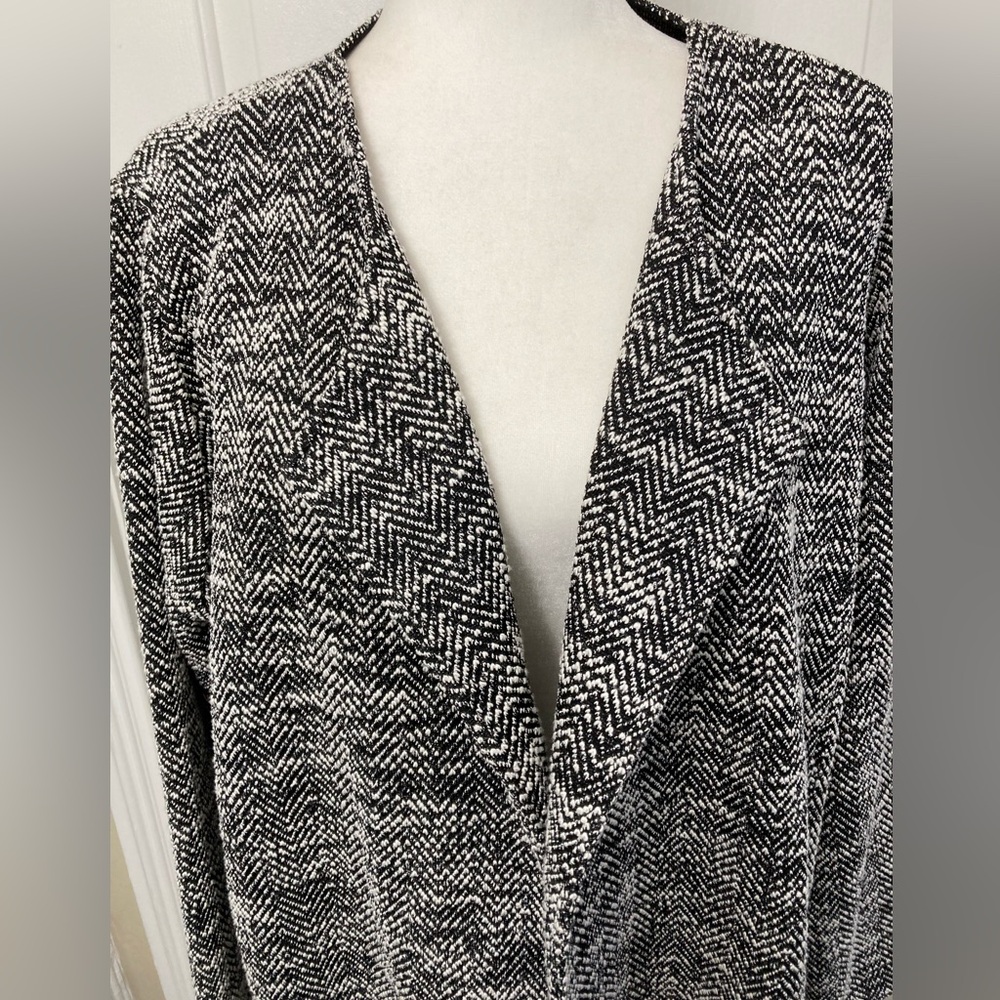 NWT Karen Kane Black and White Knit Cardigan - Picture 4 of 13